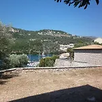 Bougainvillea Views - μπουκαμβίλια θέα Apartment *