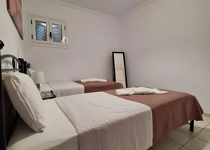 Bougainvillea Views - μπουκαμβίλια θέα *